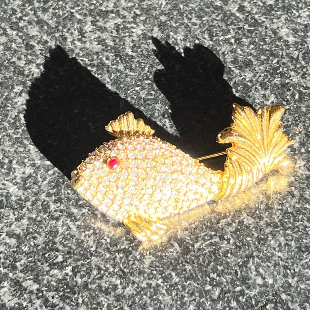 1990s Signed Napier Goldtone Pavé Clear Rhinestone Fish Brooch Red Eye